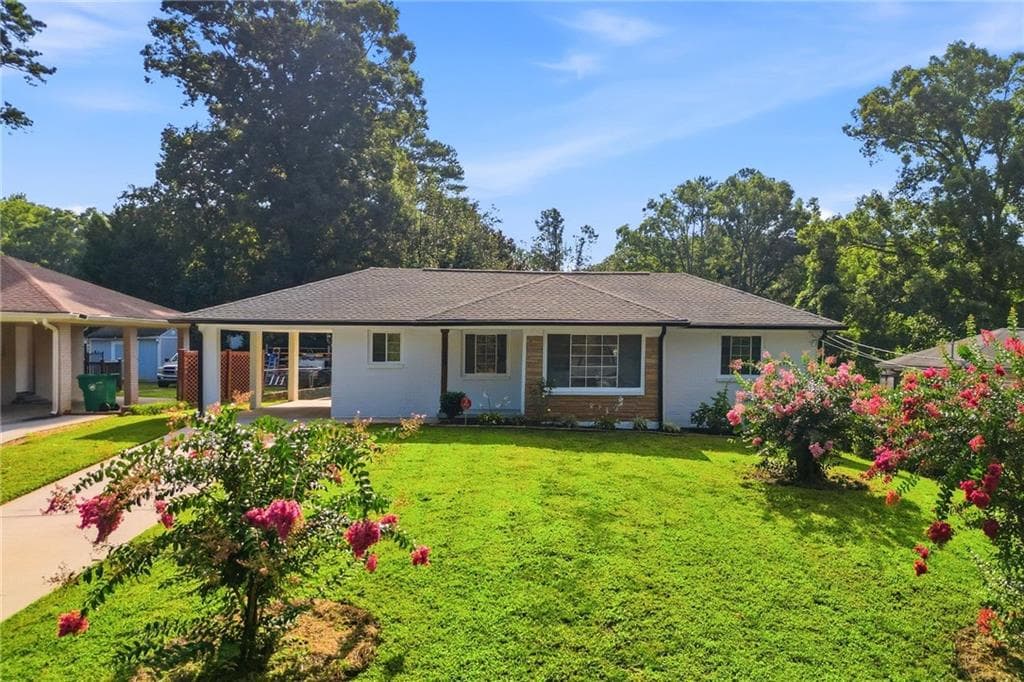 3 bedroom, 2 bathroom, 1,169 sq ft single family residence for sale at 2118 Glendale Drive, Decatur, GA 30032 — photo 4
