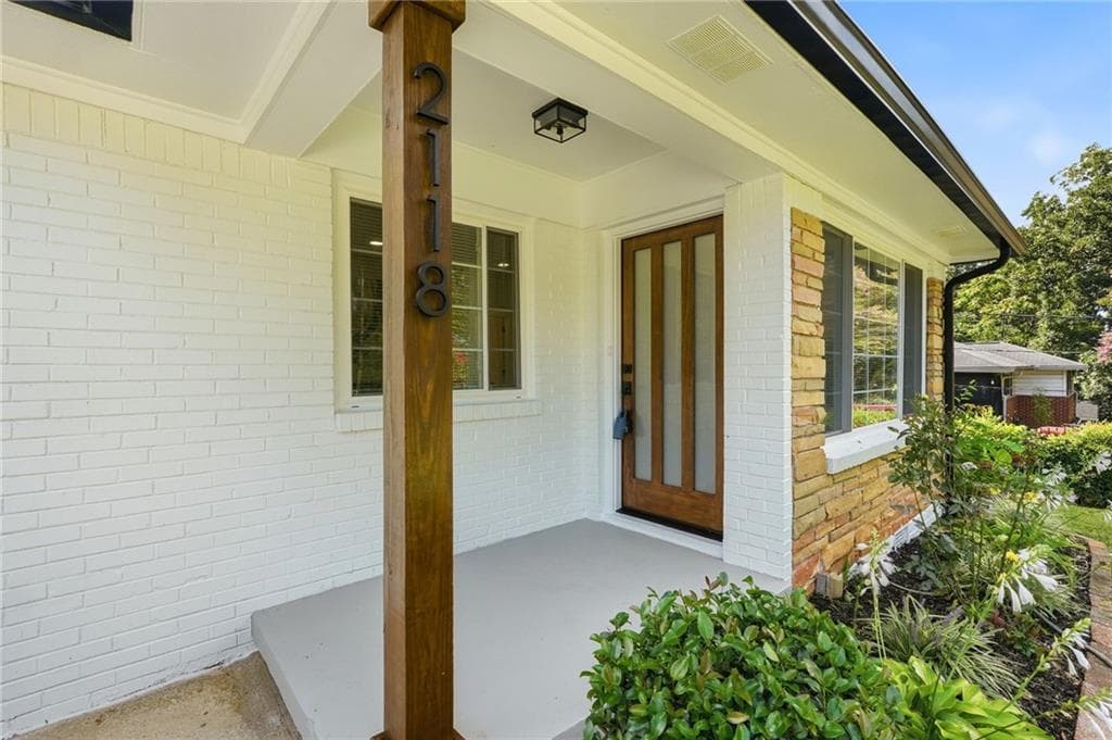 3 bedroom, 2 bathroom, 1,169 sq ft single family residence for sale at 2118 Glendale Drive, Decatur, GA 30032 — photo 5