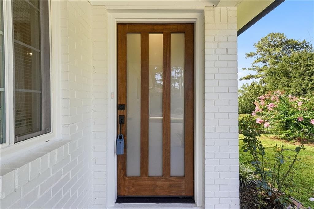 3 bedroom, 2 bathroom, 1,169 sq ft single family residence for sale at 2118 Glendale Drive, Decatur, GA 30032 — photo 6