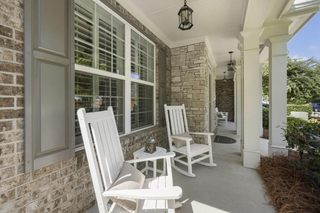 5 bedroom, 4 bathroom, 2,899 sq ft single family residence for sale at 101 Lake Reserve Way, Canton, GA 30115 — photo 3