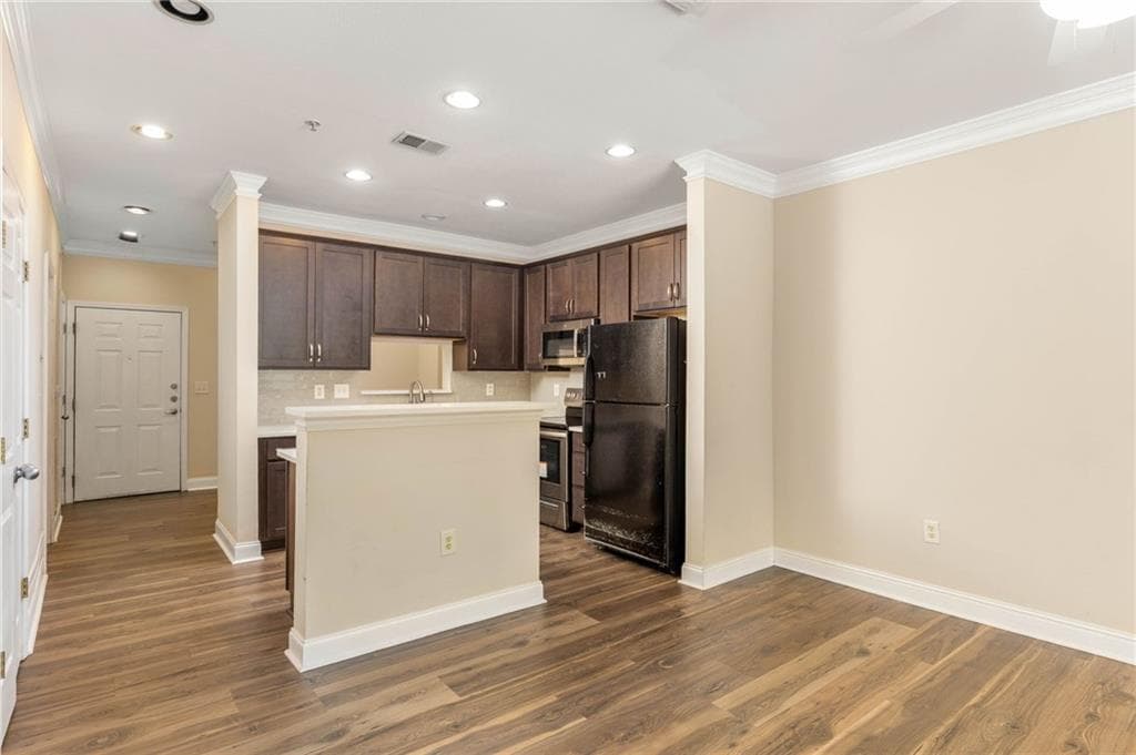 1 bedroom, 1 bathroom, 871 sq ft condominium for sale at 4105 Stratford, Decatur, GA 30033 — photo 4