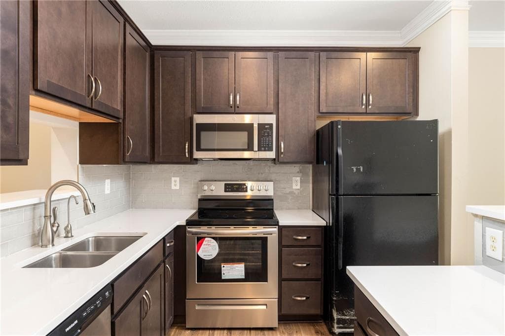 1 bedroom, 1 bathroom, 871 sq ft condominium for sale at 4105 Stratford, Decatur, GA 30033 — photo 6
