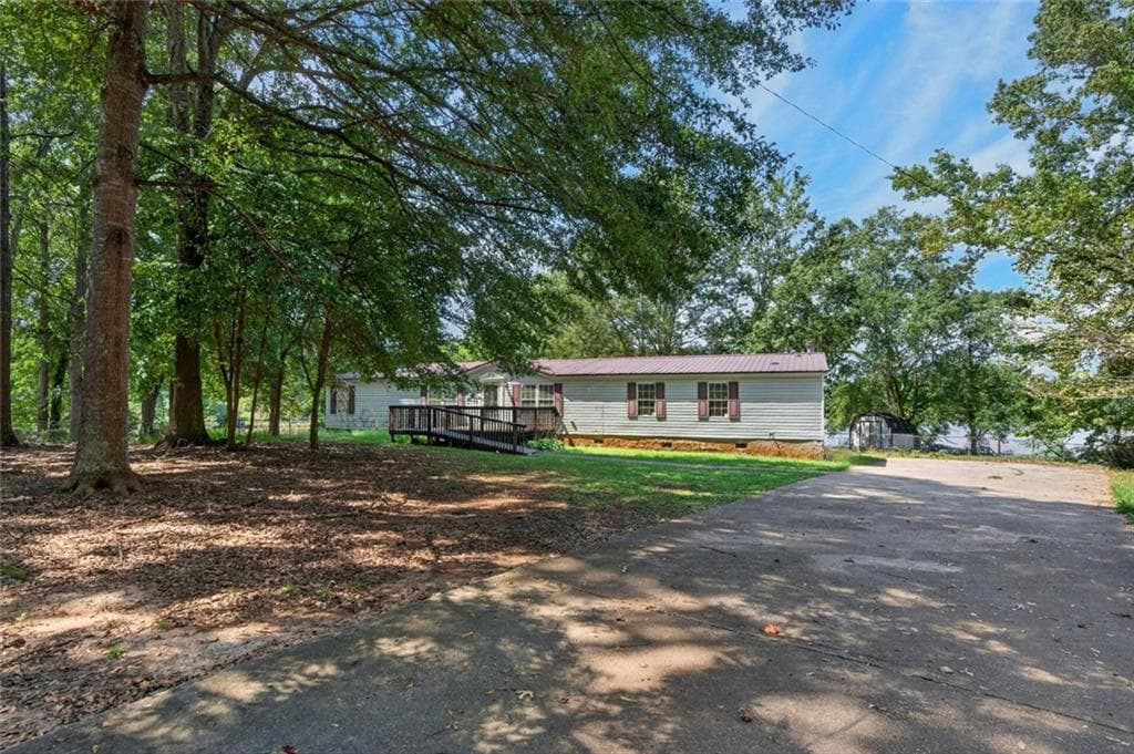 4 bedroom, 2 bathroom, 2,432 sq ft single family residence for sale at 133 Garden Ridge Drive, Carrollton, GA 30116