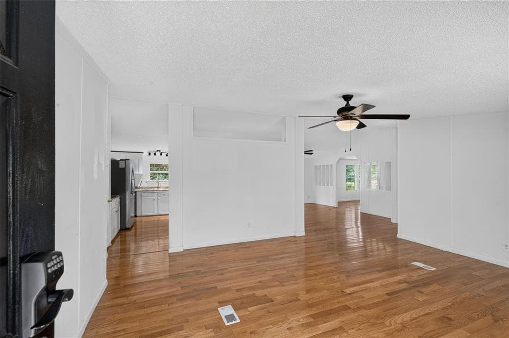 4 bedroom, 2 bathroom, 2,432 sq ft single family residence for sale at 133 Garden Ridge Drive, Carrollton, GA 30116 — photo 8