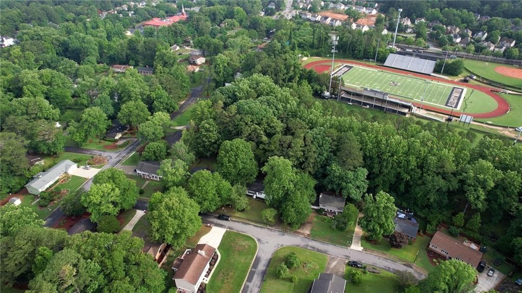 6 bedroom, 3 bathroom, 2,425 sq ft single family residence for sale at 1720 Aleta Drive, Marietta, GA 30066 — photo 7