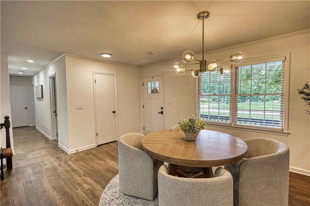 6 bedroom, 3 bathroom, 2,425 sq ft single family residence for sale at 1720 Aleta Drive, Marietta, GA 30066 — photo 8