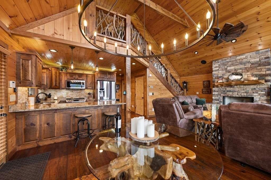 3 bedroom, 3 bathroom, 2,240 sq ft single family residence for sale at 267 Oasis Drive, Blue Ridge, GA 30513 — photo 8