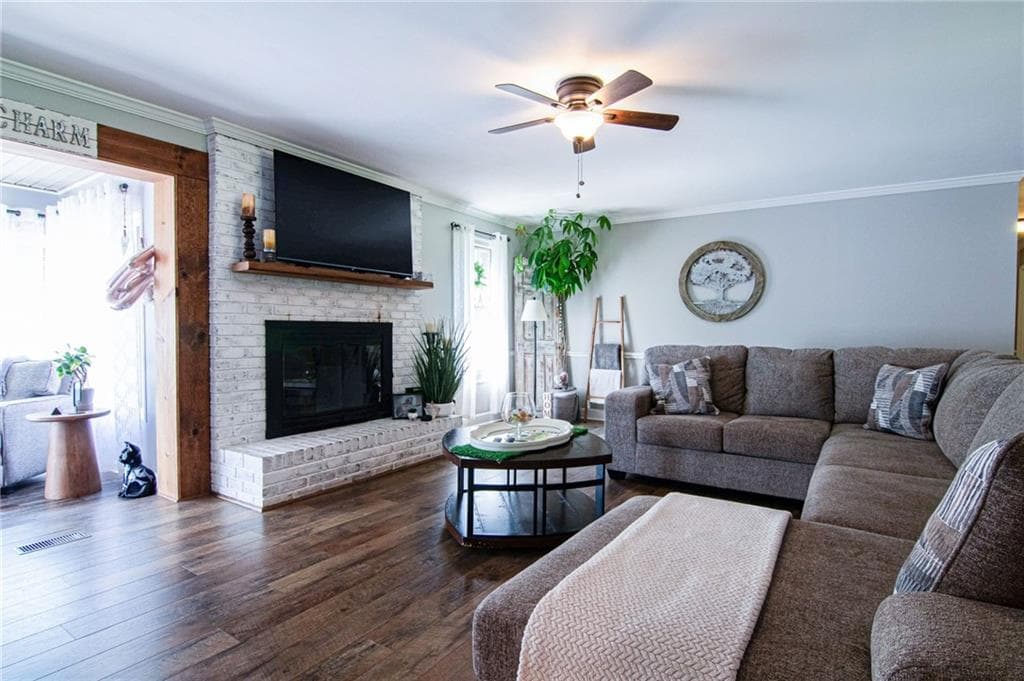 5 bedroom, 3 bathroom, 1,940 sq ft single family residence for sale at 2714 Dorsey Peek Road, Gainesville, GA 30507 — photo 2