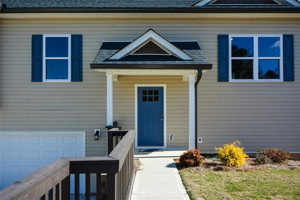 5 bedroom, 3 bathroom, 2,128 sq ft single family residence for rent at 1816 Jessica Way, Winder, GA 30680 for $2,400 a month — photo 3