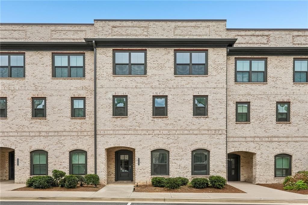 4 bedroom, 4 bathroom, 2,445 sq ft home for sale at 3335 Baneberry Trail, Duluth, GA