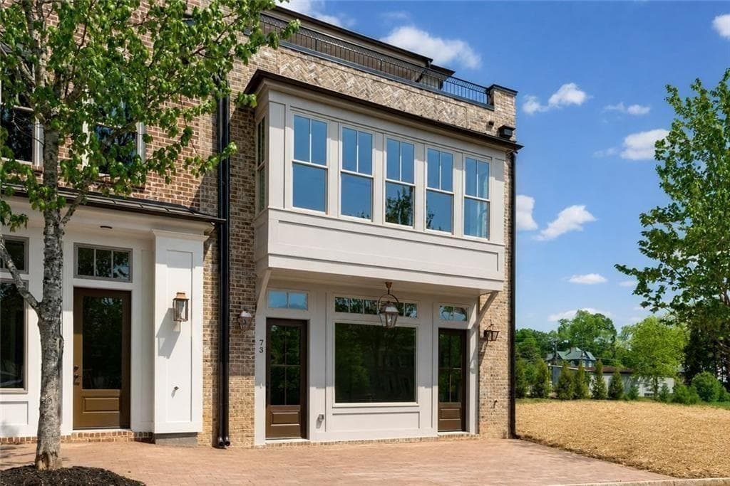 3 bedroom, 4 bathroom, 3,220 sq ft townhouse for sale at 73 Bourbon Street 5, Senoia, GA 30276