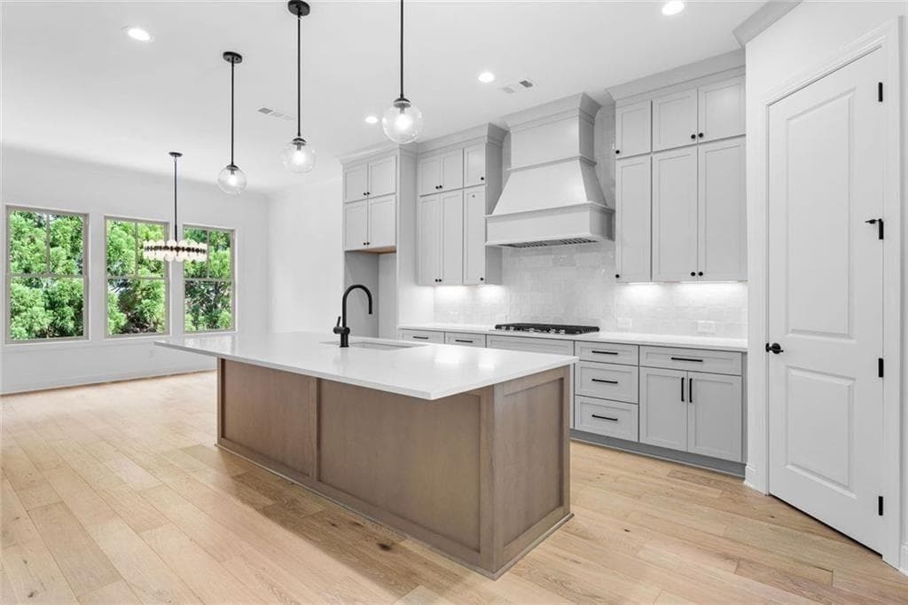 3 bedroom, 4 bathroom, 3,220 sq ft townhouse for sale at 73 Bourbon Street 5, Senoia, GA 30276 — photo 2