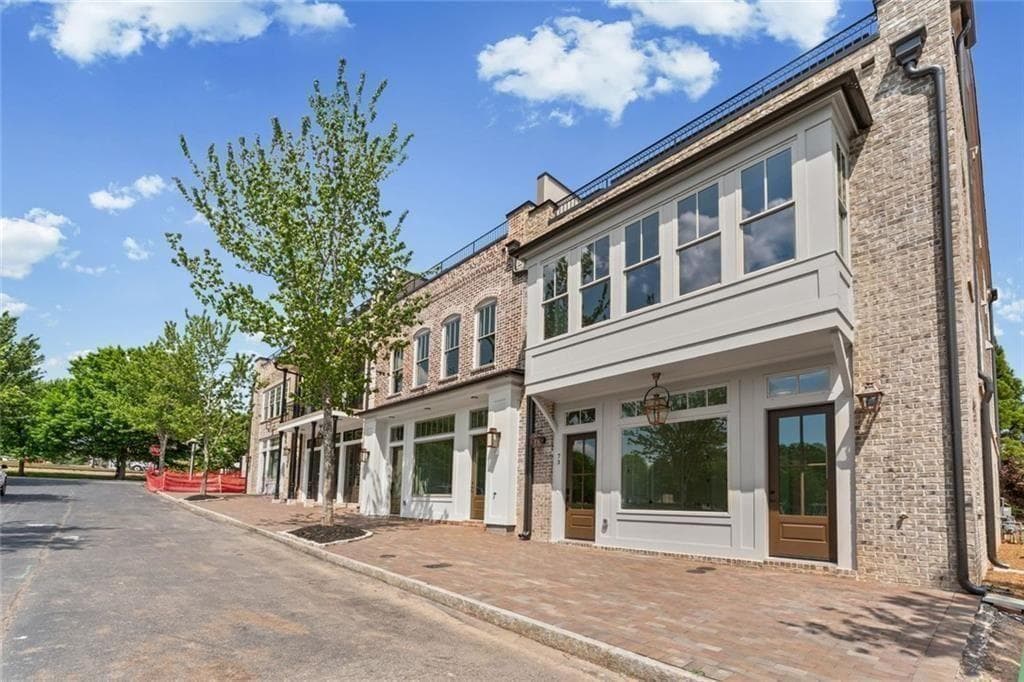 3 bedroom, 4 bathroom, 3,220 sq ft townhouse for sale at 73 Bourbon Street 5, Senoia, GA 30276 — photo 5
