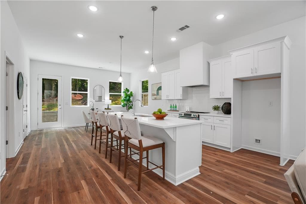 4 bedroom, 3 bathroom, 1,752 sq ft single family residence for sale at 3257 Gifford Street, Scottdale, GA 30079 — photo 4