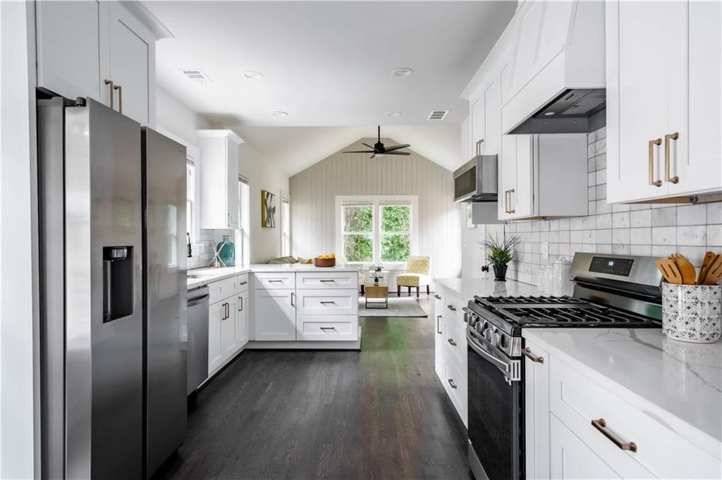 3 bedroom, 2 bathroom, 1,401 sq ft single family residence for sale at 2166 Montrose Avenue, Atlanta, GA 30311 — photo 5