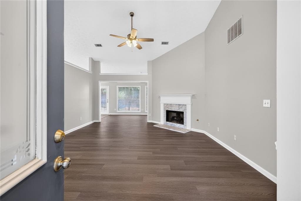 3 bedroom, 2 bathroom, 2,191 sq ft single family residence for sale at 4957 Overlook View Court, Duluth, GA 30096 — photo 4