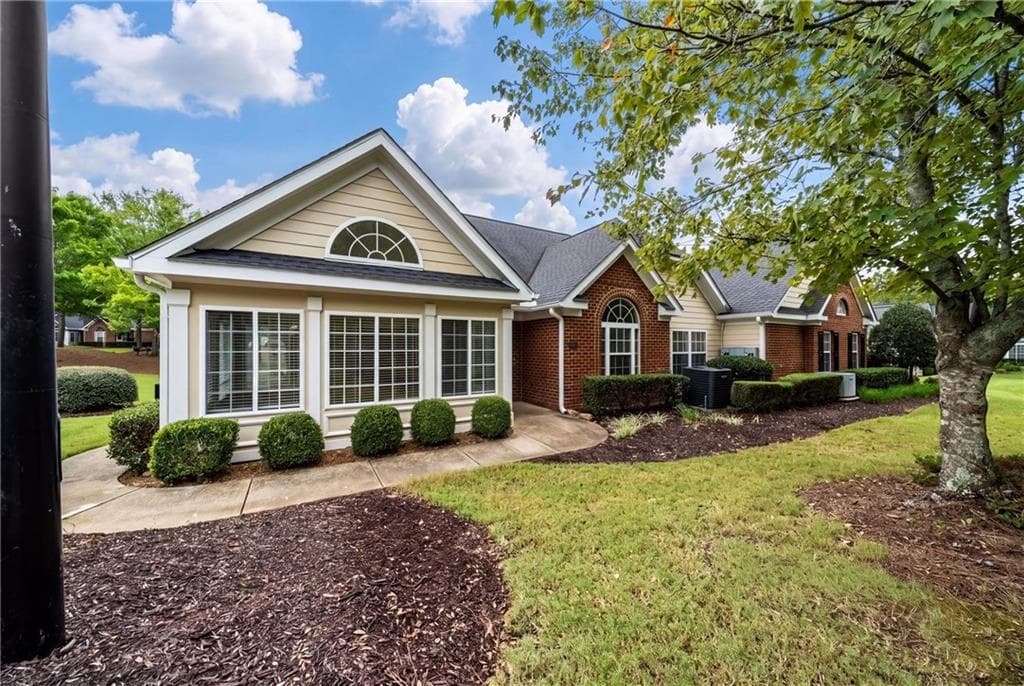 2 bedroom, 2 bathroom, 1,735 sq ft condominium for sale at 2983 Oakside Circle, Milton, GA 30004