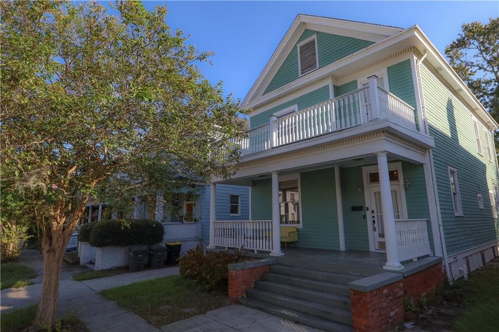 3 bedroom, 2 bathroom, 2,092 sq ft single family residence for sale at 313 W 33rd Street, Savannah, GA 31401 — photo 3