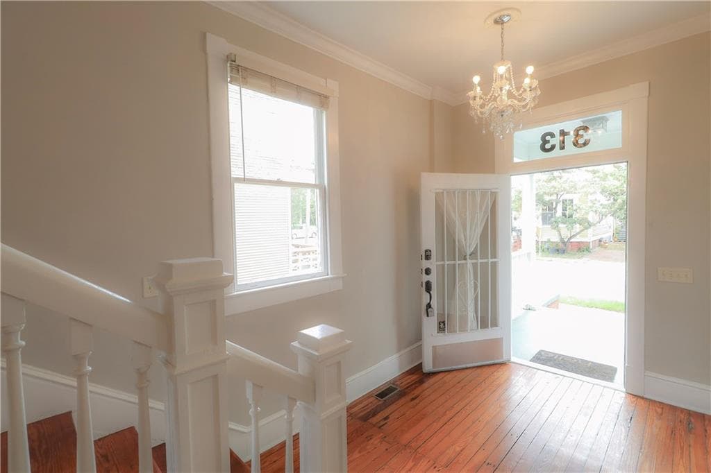 3 bedroom, 2 bathroom, 2,092 sq ft single family residence for sale at 313 W 33rd Street, Savannah, GA 31401 — photo 7