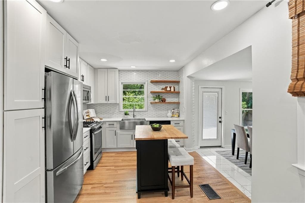3 bedroom, 2 bathroom, 1,402 sq ft single family residence for sale at 1172 Blueberry Trail, Decatur, GA 30033 — photo 9