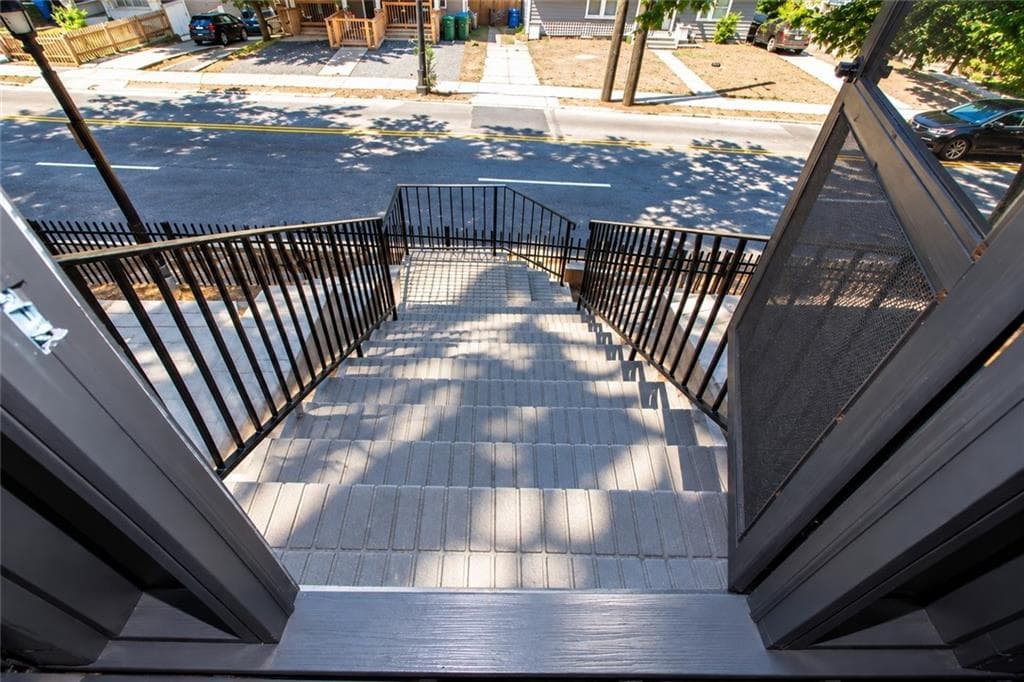 8 bedroom, 9 bathroom, 2,766 sq ft single family residence for sale at 54 Joseph E Lowery Boulevard, Atlanta, GA 30314 — photo 3