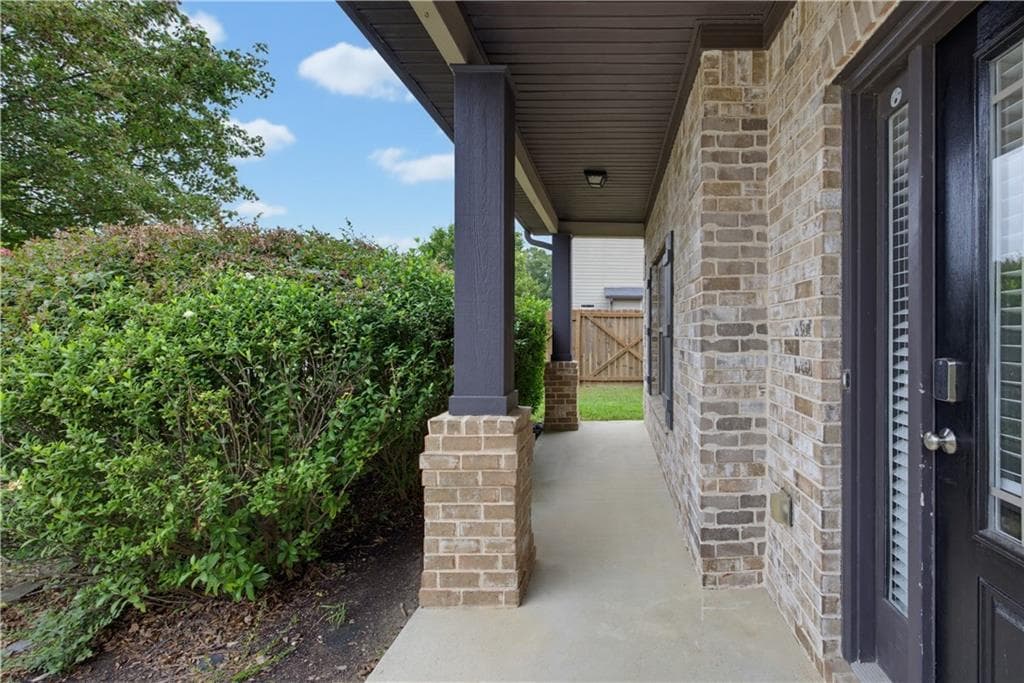 4 bedroom, 3 bathroom, 3,280 sq ft single family residence for sale at 1060 Del Mar Club Drive, Dacula, GA 30019 — photo 4