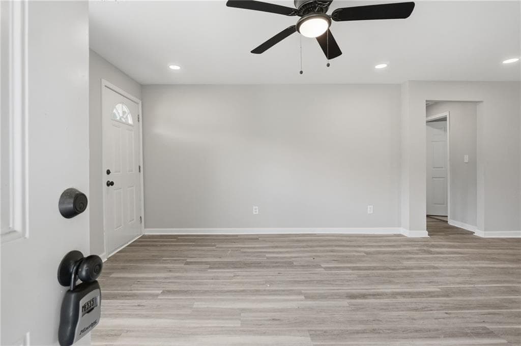 3 bedroom, 1 bathroom, 1,060 sq ft single family residence for sale at 1061 Highway 3 N, Hampton, GA 30228 — photo 6
