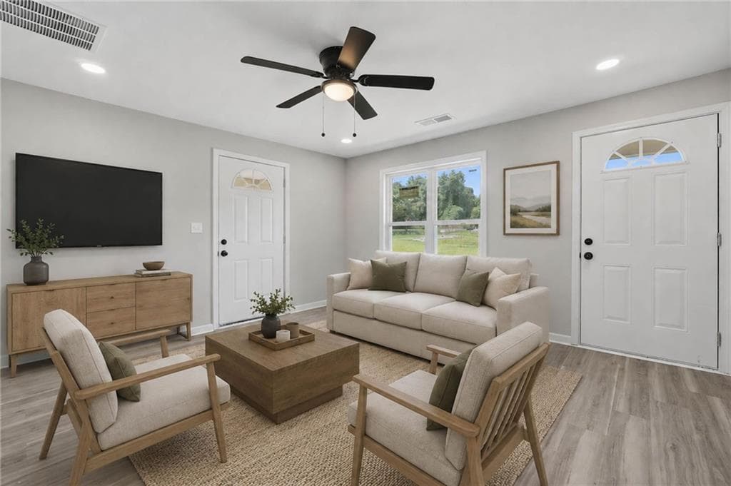3 bedroom, 1 bathroom, 1,060 sq ft single family residence for sale at 1061 Highway 3 N, Hampton, GA 30228 — photo 8