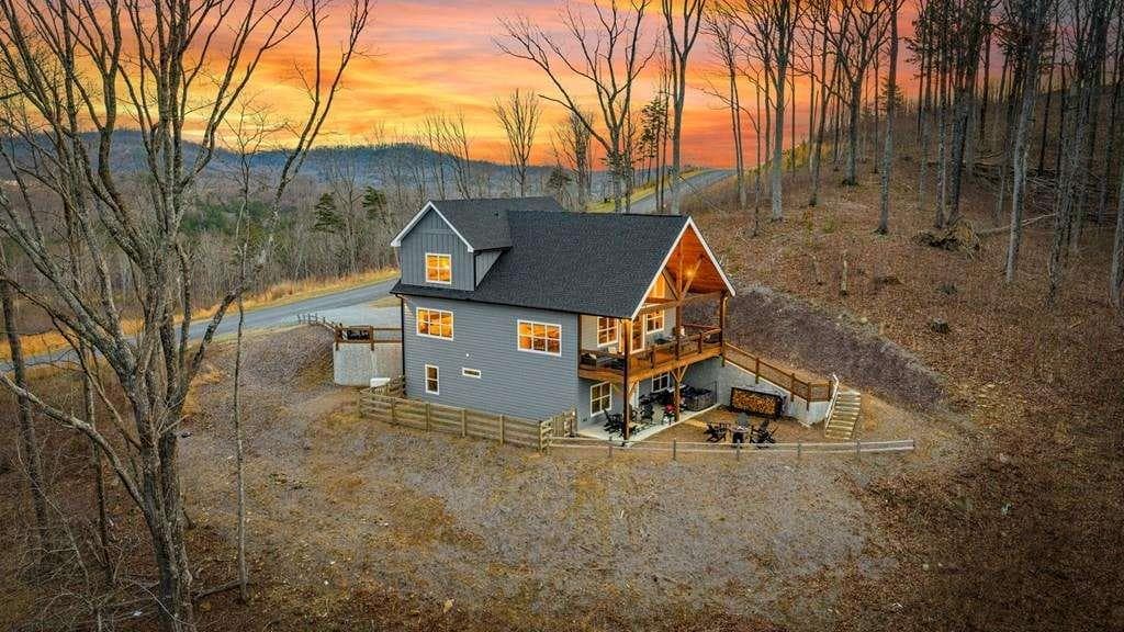 3 bedroom, 2 bathroom, 2,900 sq ft single family residence for sale at 1016 Twisted Oak Road, Talking Rock, GA 30175 — photo 1 of 69