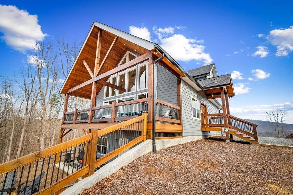3 bedroom, 2 bathroom, 2,900 sq ft single family residence for sale at 1016 Twisted Oak Road, Talking Rock, GA 30175 — photo 4