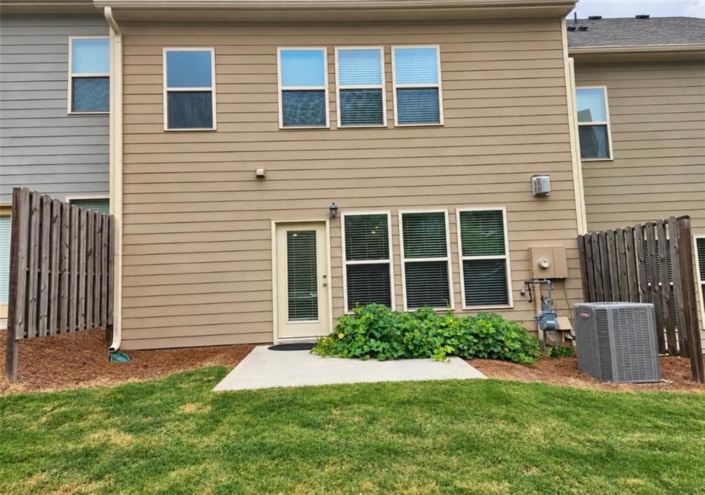 3 bedroom, 3 bathroom, 1,910 sq ft townhouse for sale at 1352 Elderwood Way, Cumming, GA 30041 — photo 6