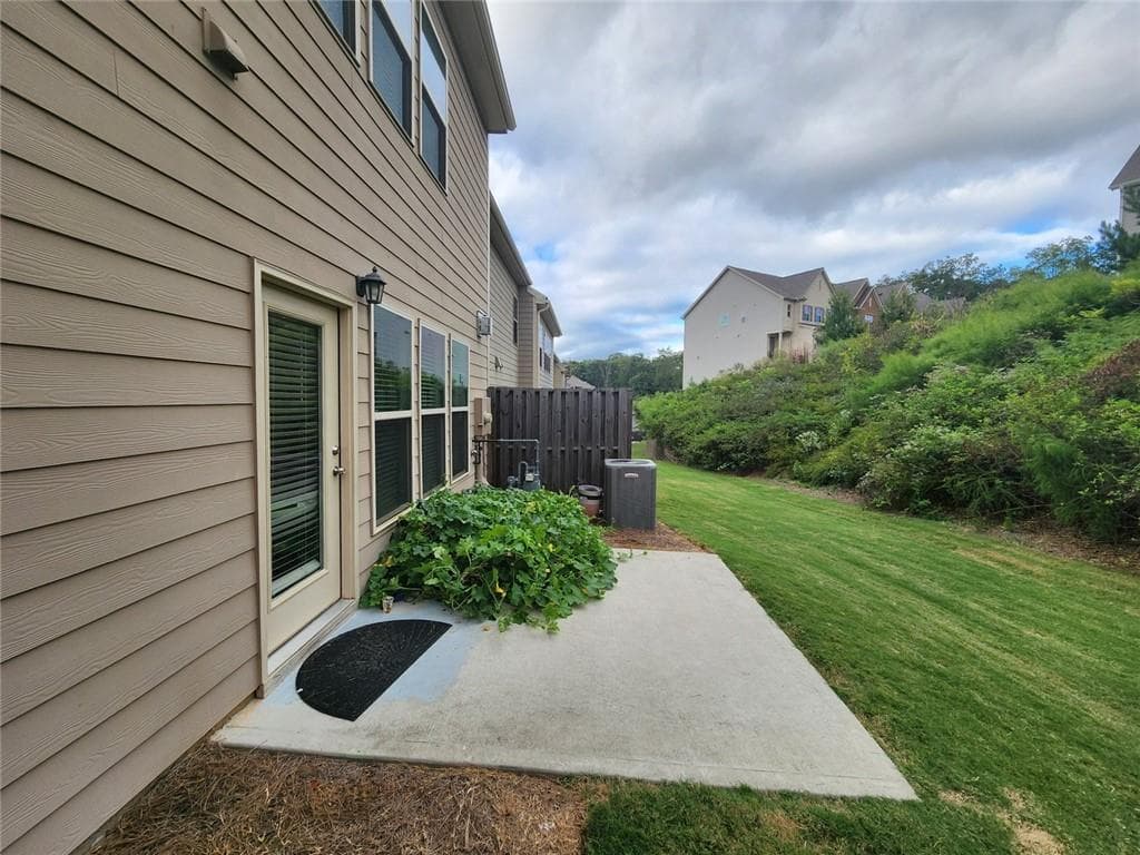 3 bedroom, 3 bathroom, 1,910 sq ft townhouse for sale at 1352 Elderwood Way, Cumming, GA 30041 — photo 9