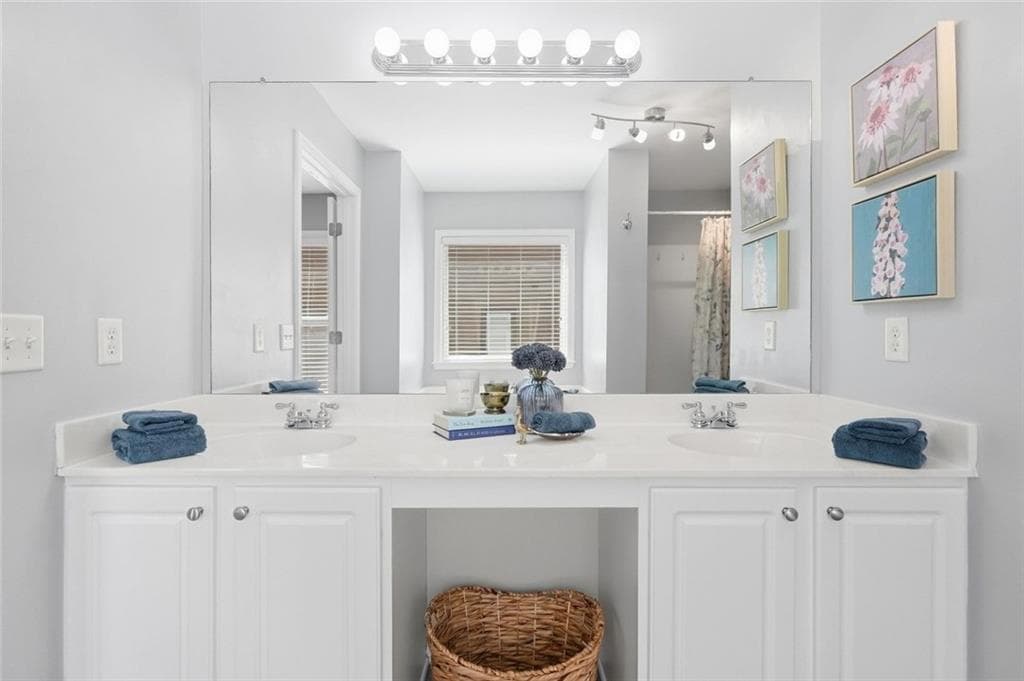 4 bedroom, 3 bathroom, 3,308 sq ft single family residence for sale at 2512 Mockingbird Lane, Locust Grove, GA 30248 — photo 6