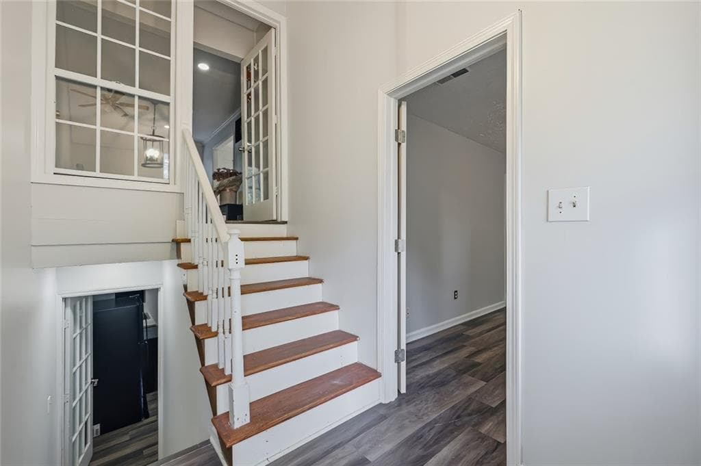 4 bedroom, 3 bathroom, 1,956 sq ft single family residence for sale at 2616 Selman Drive, Duluth, GA 30096 — photo 3