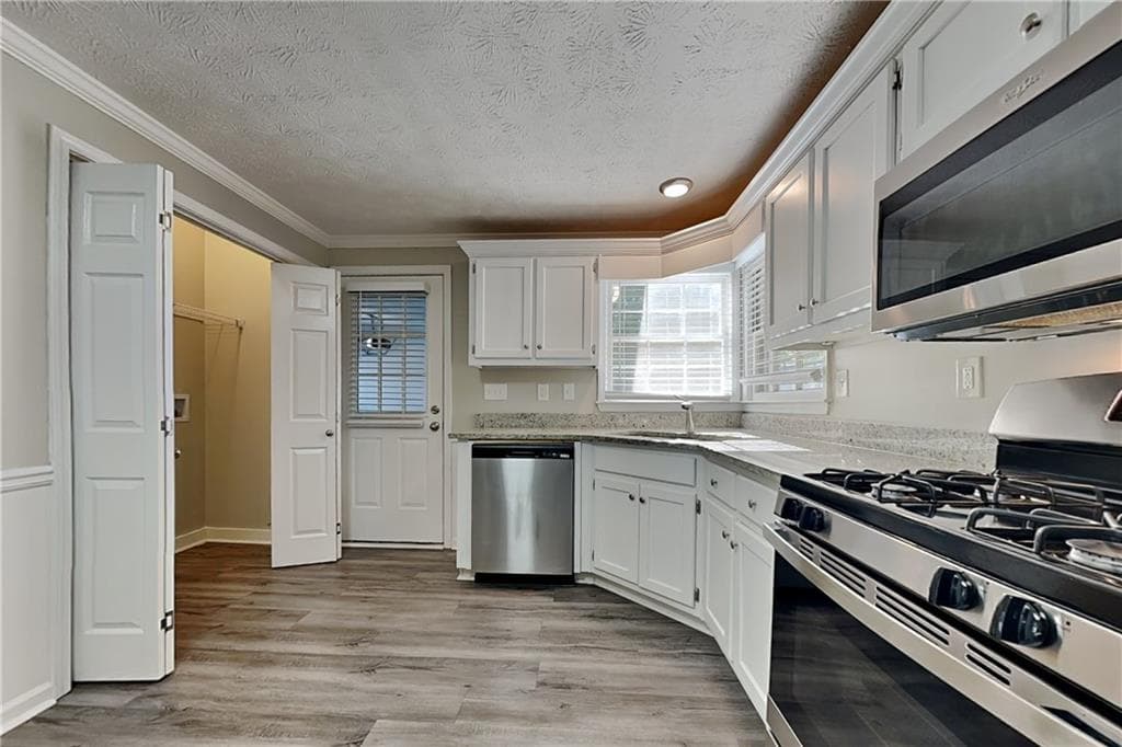 3 bedroom, 3 bathroom, 1,500 sq ft single family residence for rent at 1305 Burning Bush Drive, Loganville, GA 30052 for $2,025 a month — photo 5