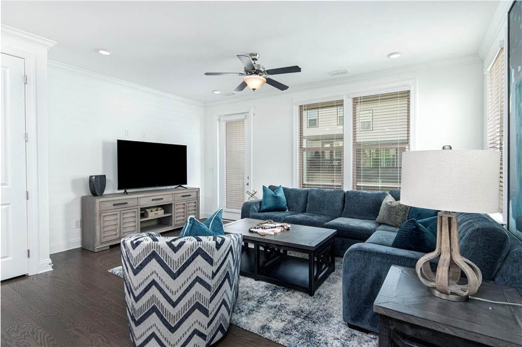 3 bedroom, 4 bathroom, 2,339 sq ft townhouse for sale at 2636 Caruso Way, Atlanta, GA 30339 — photo 6