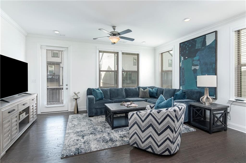 3 bedroom, 4 bathroom, 2,339 sq ft townhouse for sale at 2636 Caruso Way, Atlanta, GA 30339 — photo 7