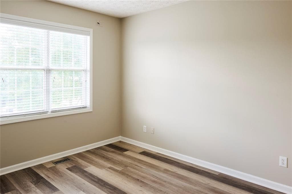 4 bedroom, 4 bathroom, 3,234 sq ft single family residence for sale at 311 Park Creek, Woodstock, GA 30188 — photo 4