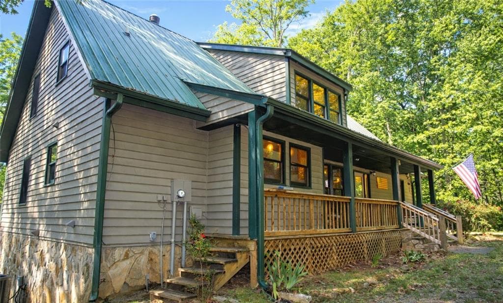 4 bedroom, 3 bathroom, 2,533 sq ft single family residence for sale at 168 Green Cabin Way, Talking Rock, GA 30175 — photo 2