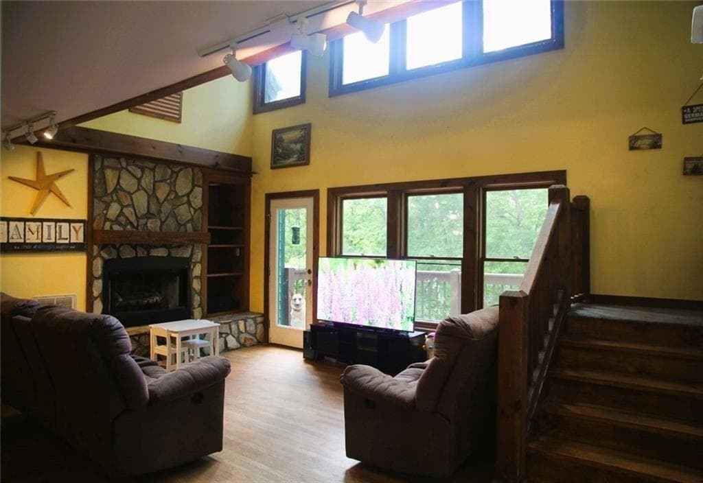4 bedroom, 3 bathroom, 2,533 sq ft single family residence for sale at 168 Green Cabin Way, Talking Rock, GA 30175 — photo 7