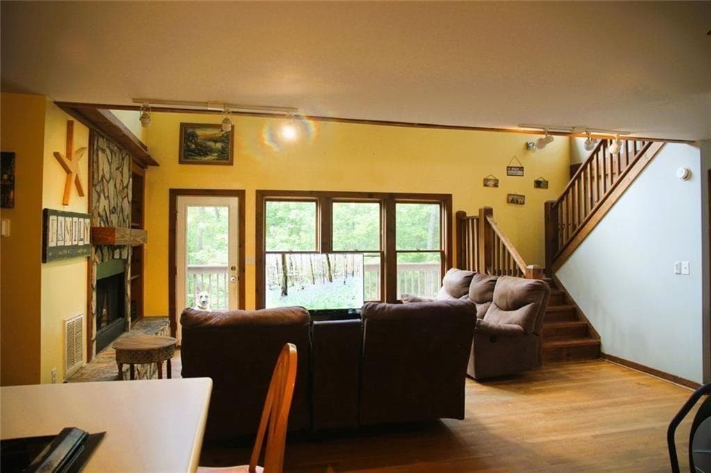 4 bedroom, 3 bathroom, 2,533 sq ft single family residence for sale at 168 Green Cabin Way, Talking Rock, GA 30175 — photo 8