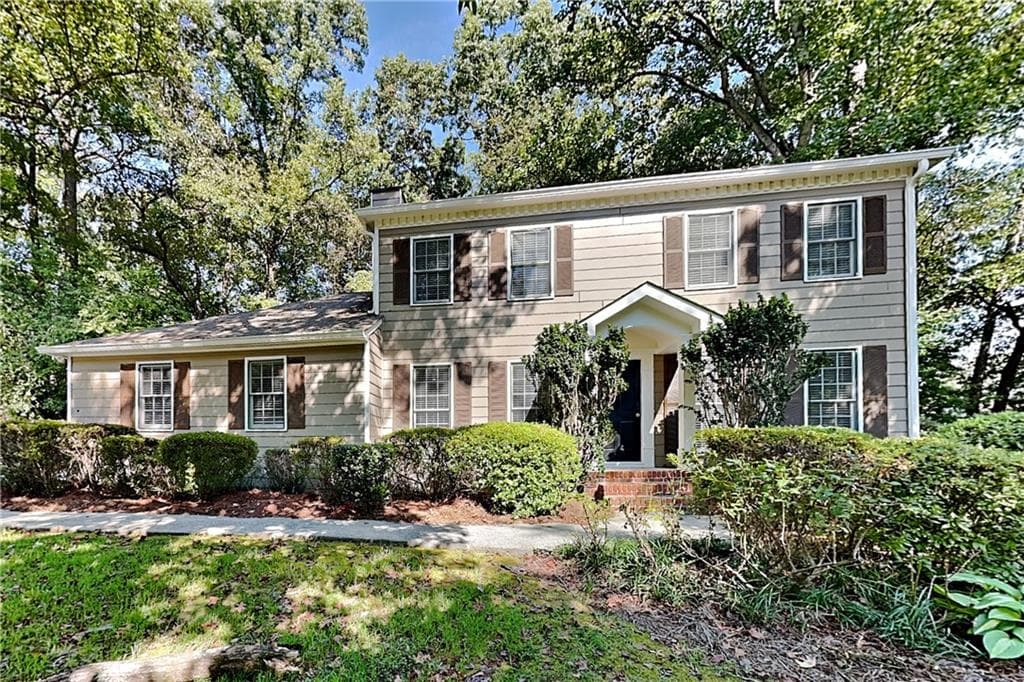 3 bedroom, 3 bathroom, 1,946 sq ft single family residence for rent at 3859 W Clinton Court, Marietta, GA 30062 for $2,640 a month — photo 1 of 22