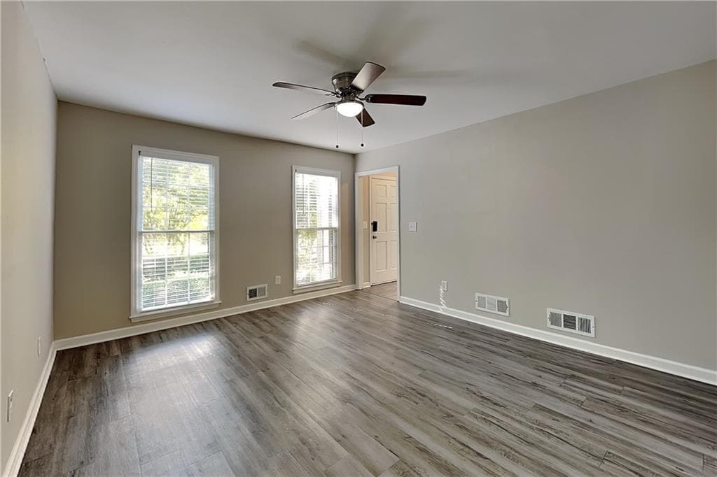 3 bedroom, 3 bathroom, 1,946 sq ft single family residence for rent at 3859 W Clinton Court, Marietta, GA 30062 for $2,640 a month — photo 4