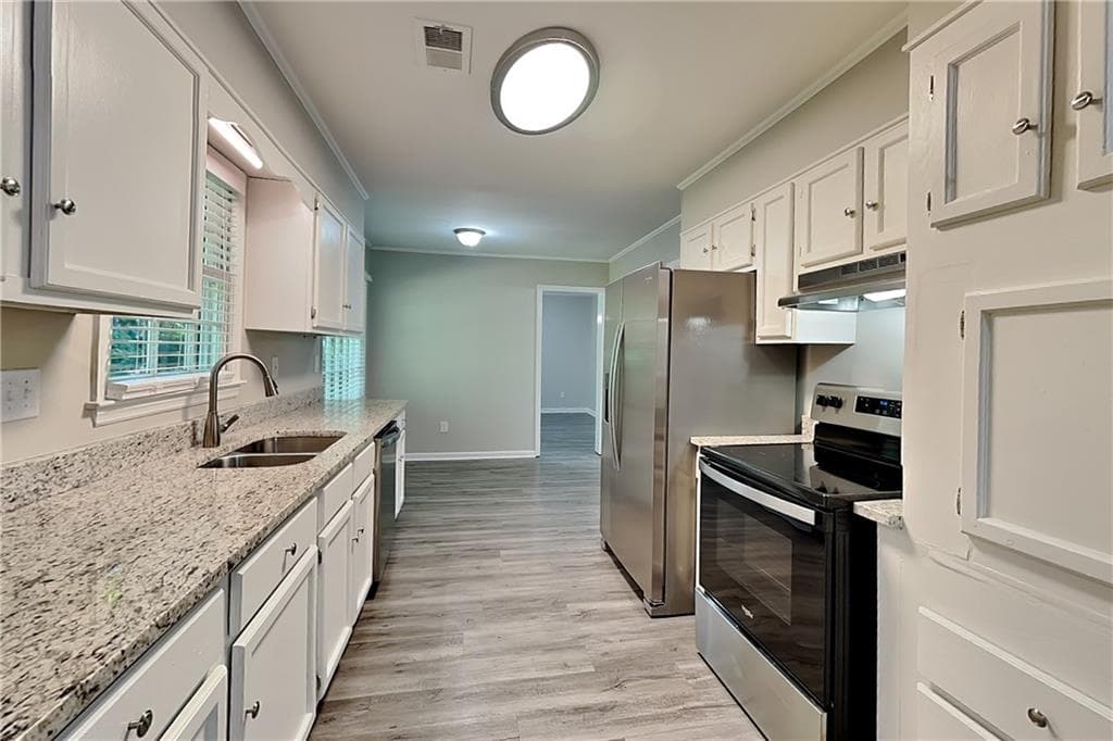 3 bedroom, 3 bathroom, 1,946 sq ft single family residence for rent at 3859 W Clinton Court, Marietta, GA 30062 for $2,640 a month — photo 7