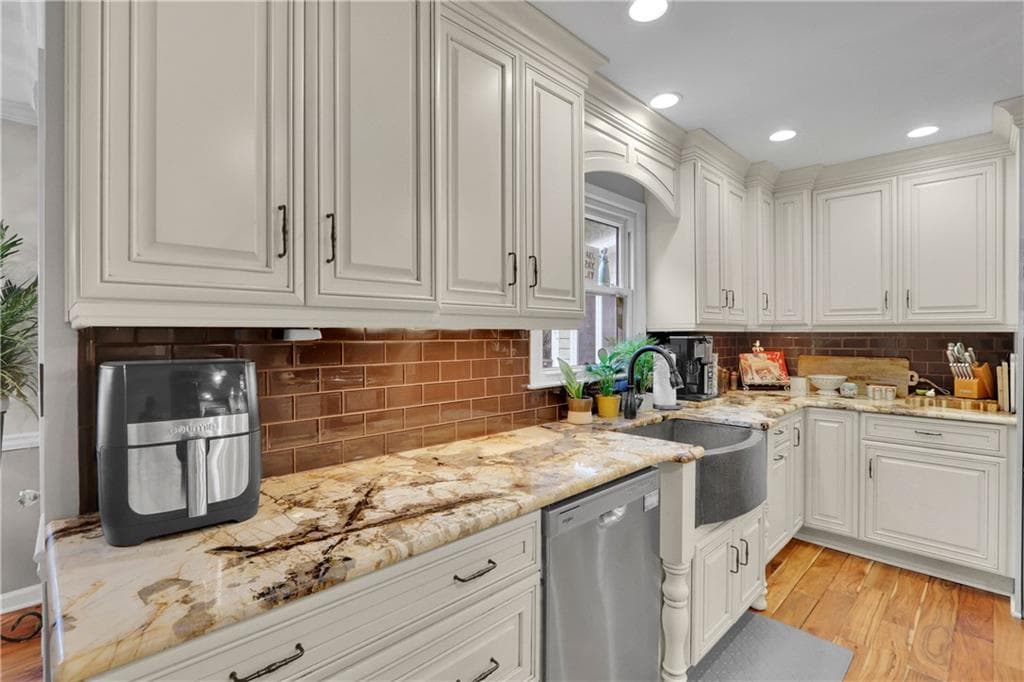 4 bedroom, 3 bathroom, 3,083 sq ft single family residence for sale at 2061 Lullwater Place, Lawrenceville, GA 30043 — photo 10
