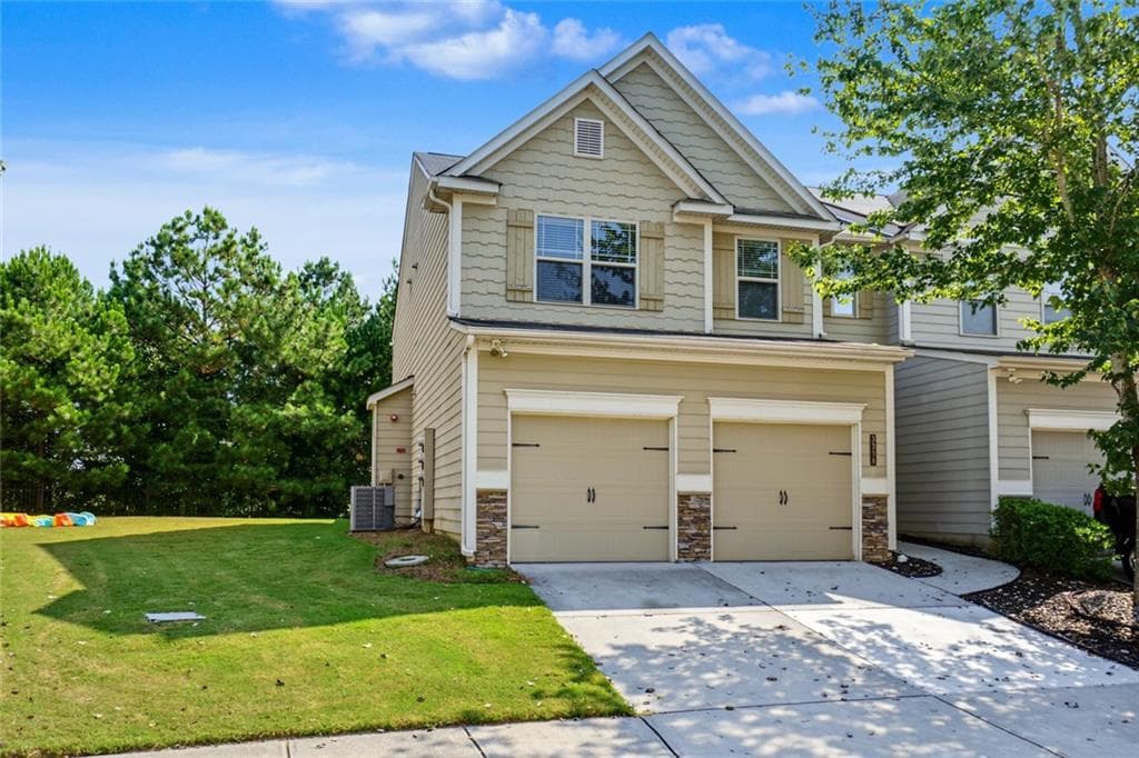 3 bedroom, 3 bathroom, 2,061 sq ft townhouse for sale at 3398 Castleberry Village Circle, Cumming, GA 30040 — photo 3