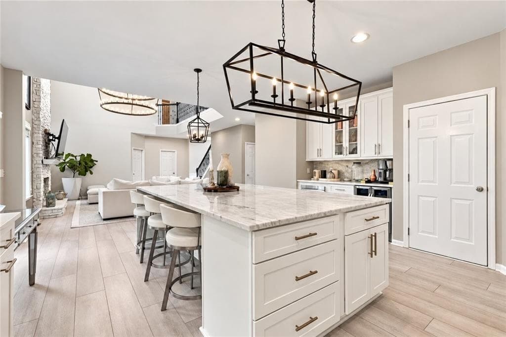 5 bedroom, 5 bathroom, 4,352 sq ft single family residence for sale at 6190 Vista Crossing Way, Cumming, GA 30028 — photo 5