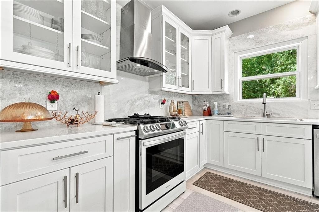 5 bedroom, 5 bathroom, 4,352 sq ft single family residence for sale at 6190 Vista Crossing Way, Cumming, GA 30028 — photo 6