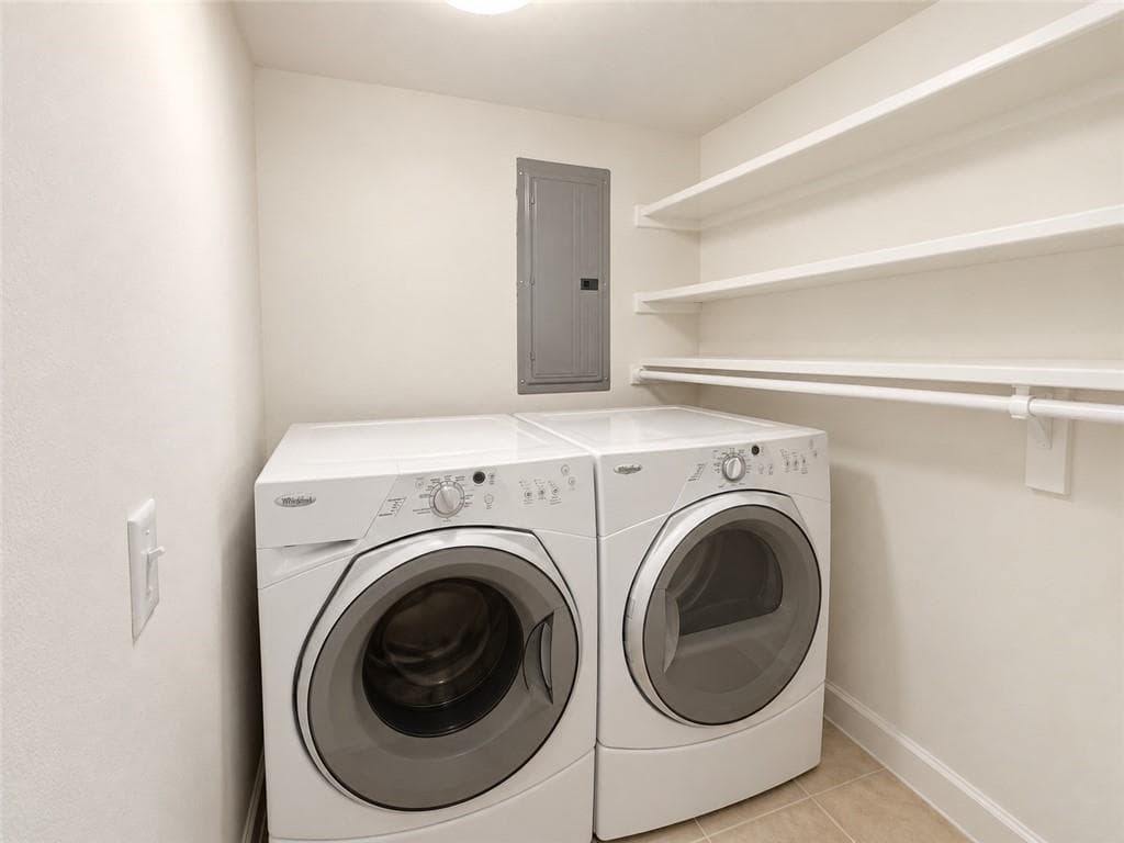 3 bedroom, 3 bathroom, 1,632 sq ft condominium under contract at 60 Ivy Parkway, Atlanta, GA 30342 — photo 10