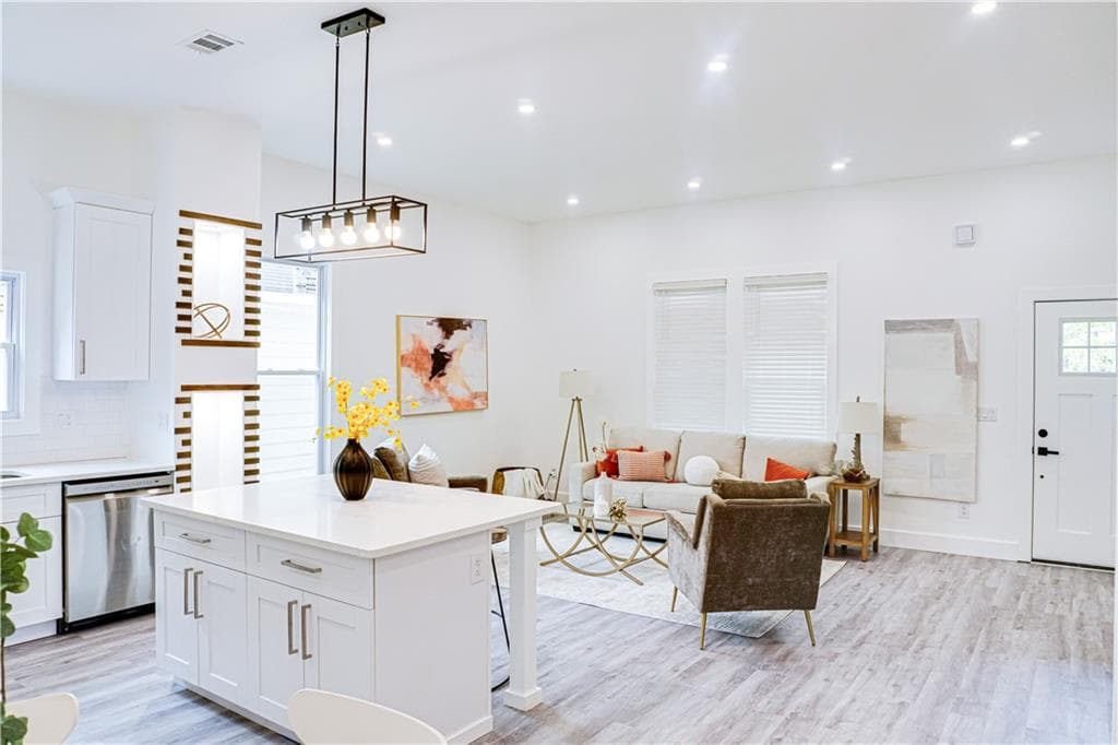 5 bedroom, 3 bathroom, 2,000 sq ft single family residence for rent at 1166 MCDANIEL Street, Atlanta, GA 30310 for $2,900 a month — photo 3